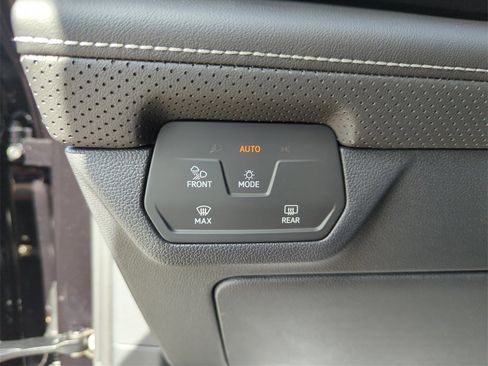 New 2026 Volkswagen Atlas Cross Sport SE image 39