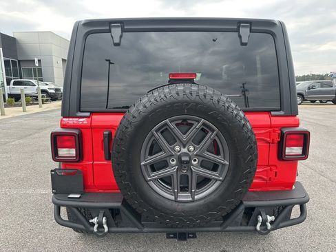 Used 2024 Jeep Wrangler Sport S image 8