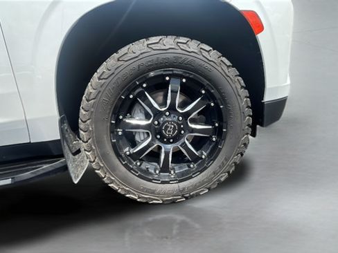 Used 2023 Chevrolet Tahoe LT w/ Luxury Package AWD/4WD image 29