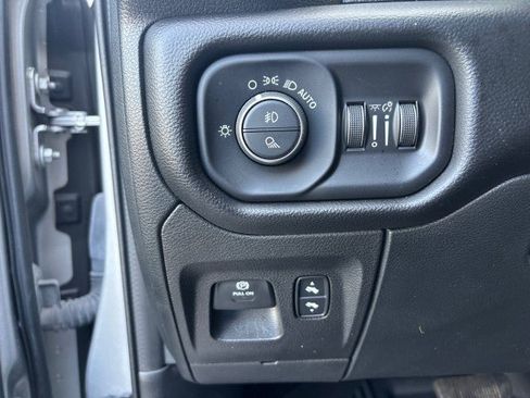 Used 2022 RAM 1500 Laramie AWD/4WD image 17