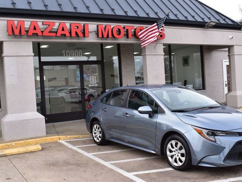 Used 2022 Toyota Corolla LE image 9