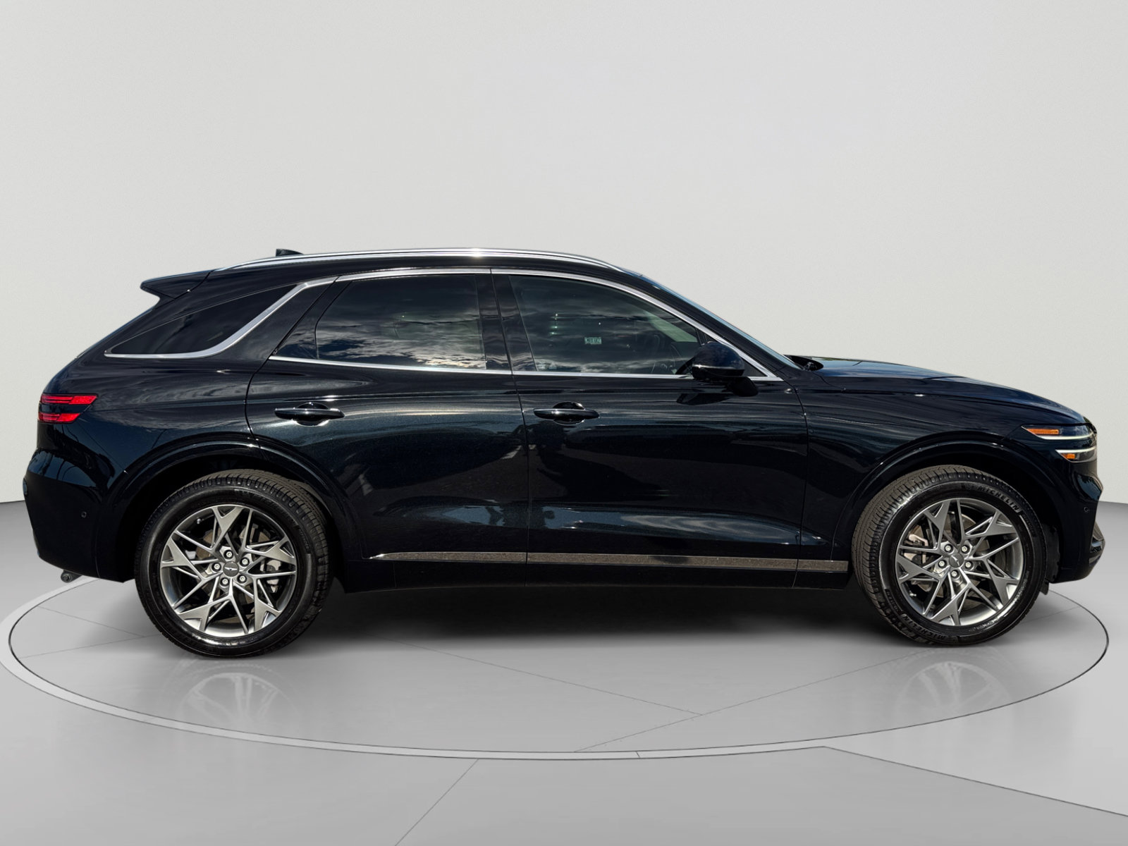 Used 2022 Genesis GV70 2.5T w/ Advanced Package AWD/4WD image 6