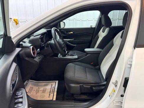 Used 2024 Chevrolet Trax RS w/ Driver Confidence Package FWD image 27