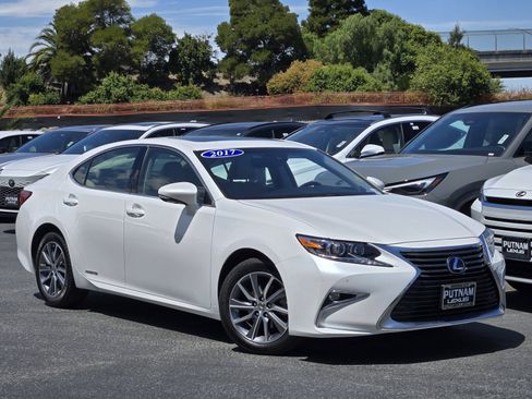 Used 2017 Lexus ES 300h w/ Navigation System Package FWD image 1