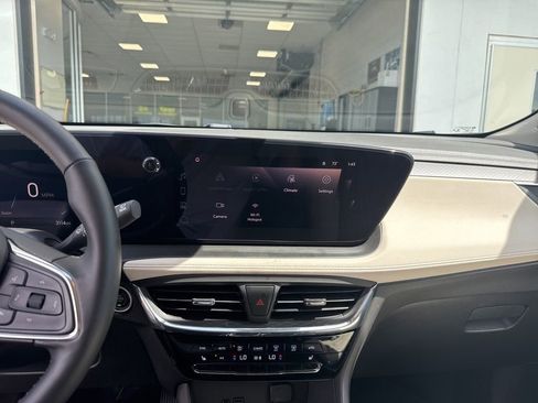 Used 2025 Buick Encore GX Avenir w/ Avenir Technology Package image 22