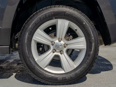 Used 2015 Jeep Patriot Sport w/ Power Value Group AWD/4WD image 13