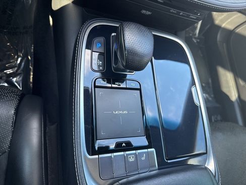 Used 2018 Lexus LS 500 F Sport image 16