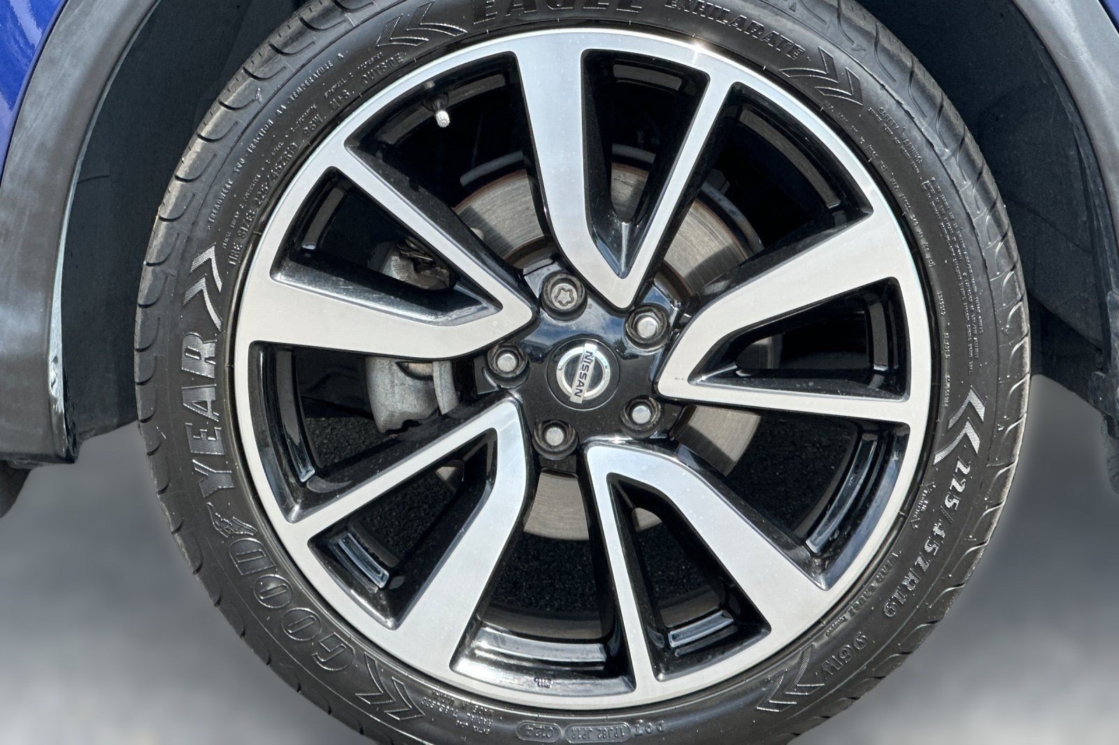 Used 2019 Nissan Rogue Sport SL w/ Premium Package FWD image 12
