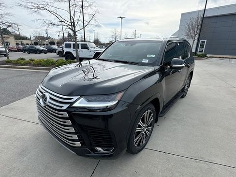 New 2026 Lexus LX 700h Luxury image 5