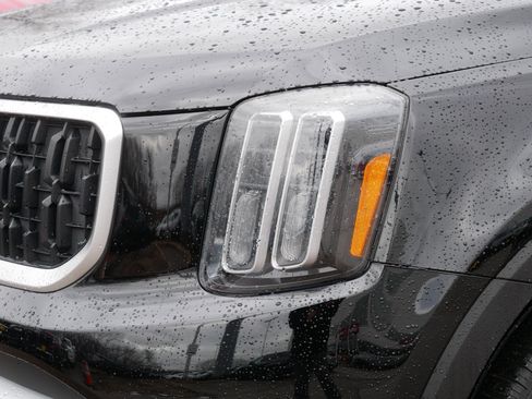 Certified 2024 Kia Telluride EX w/ EX Captain's Chair Package image 16