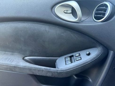Used 2009 Nissan 370Z Touring image 13