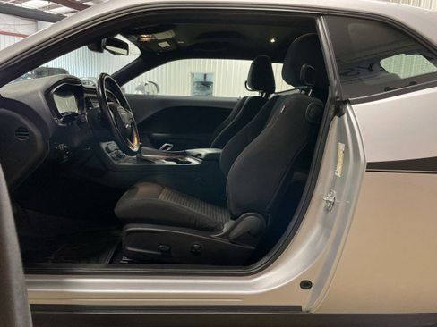 Used 2023 Dodge Challenger SXT RWD image 15