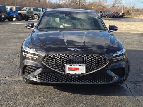 Used 2025 Genesis G70 2.5T image 4