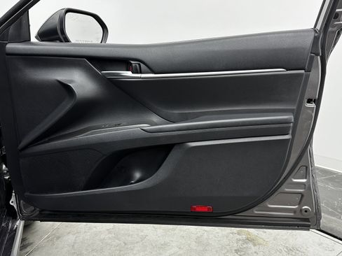 Used 2022 Toyota Camry SE image 32