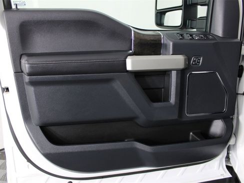 Used 2022 Ford F450 Lariat w/ Lariat Ultimate Package image 17