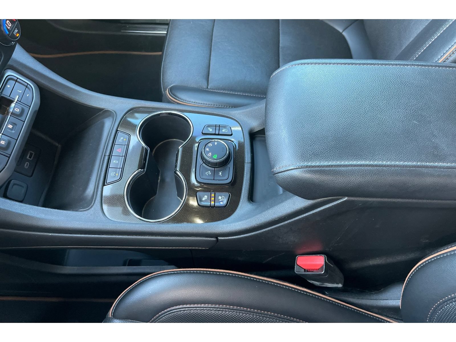 Used 2021 GMC Acadia AT4 w/ Technology Package AWD/4WD image 34