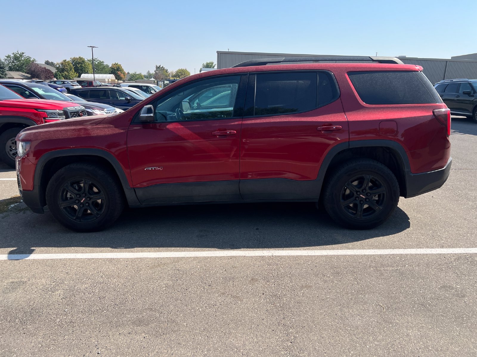 Used 2022 GMC Acadia AT4 w/ Technology Package AWD/4WD image 32