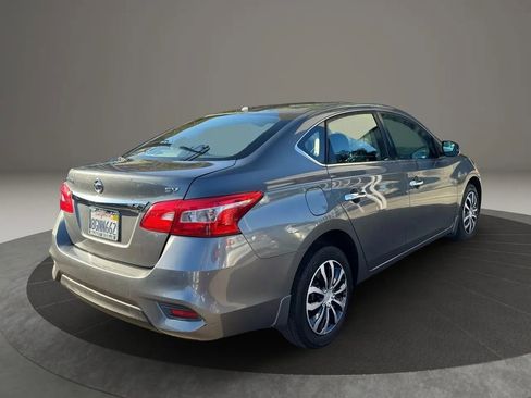 Used 2017 Nissan Sentra SV image 5