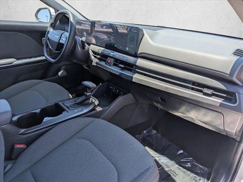 Used 2025 Kia K4 FWD image 27