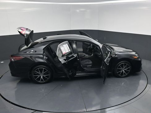 Used 2024 Toyota Camry SE FWD image 20