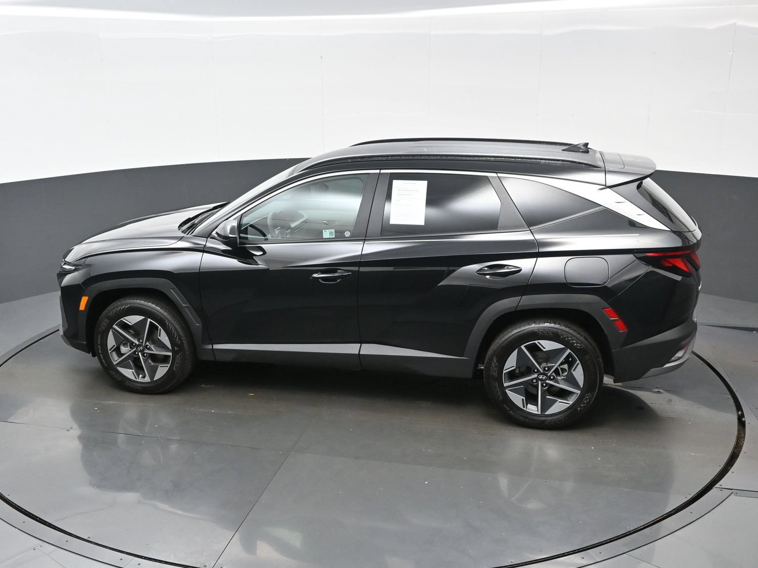 Used 2025 Hyundai Tucson SEL AWD/4WD image 35