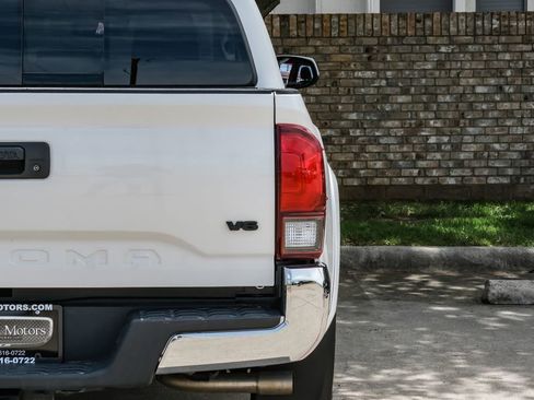 Used 2020 Toyota Tacoma SR5 image 56