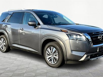 Used 2022 Nissan Pathfinder SL