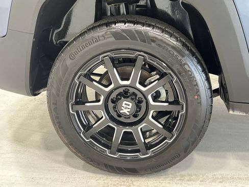 Used 2023 Jeep Renegade Latitude w/ Premium Group AWD/4WD image 10