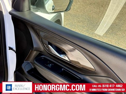 Used 2024 GMC Terrain SLT AWD/4WD image 23