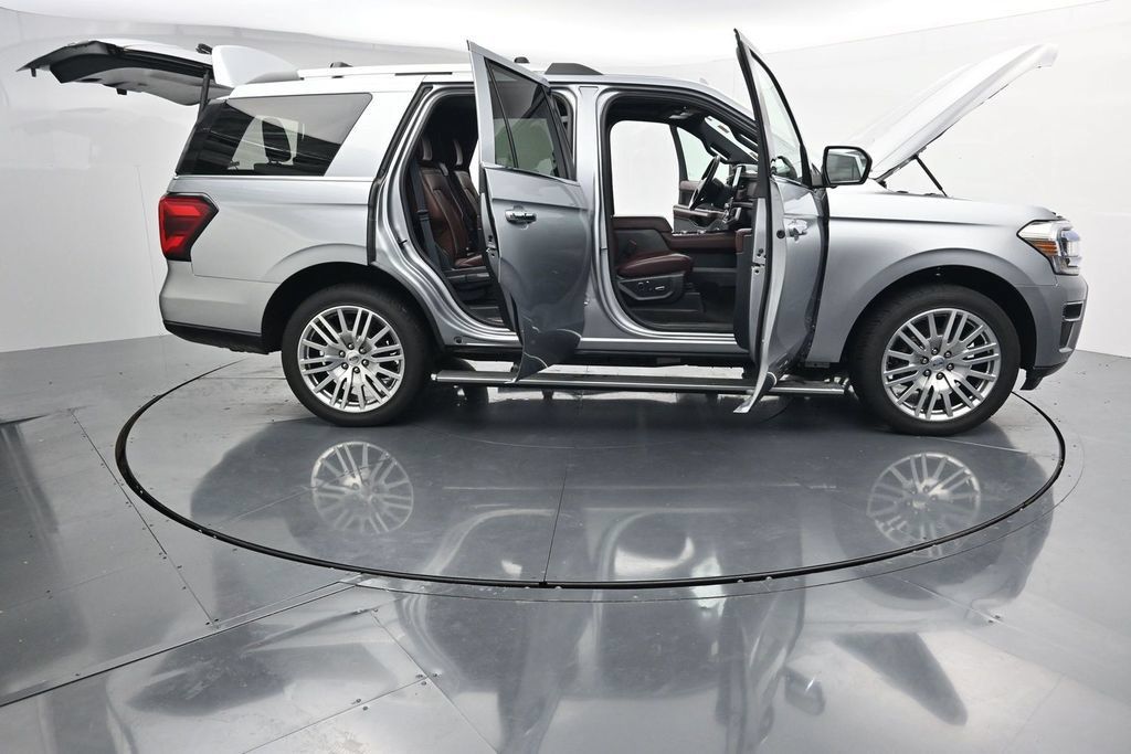 Used 2024 Ford Expedition Limited AWD/4WD image 44
