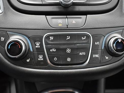 Used 2024 Chevrolet Malibu LT image 32