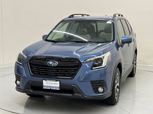 Used 2023 Subaru Forester Premium w/ Popular Package #1 image 1