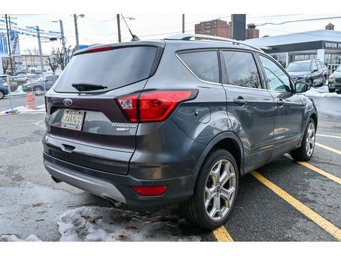 Used 2019 Ford Escape Titanium image 5