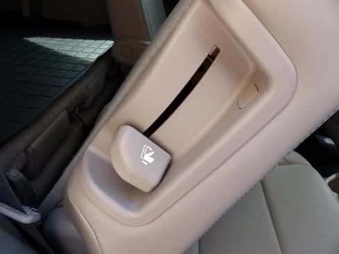 Used 2019 Toyota Highlander FWD V6 image 67