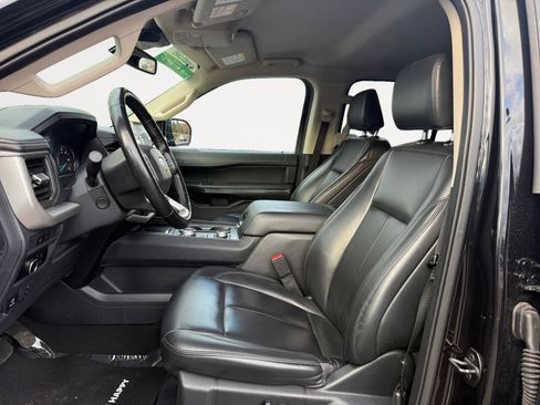 Used 2024 Ford Expedition XLT image 10