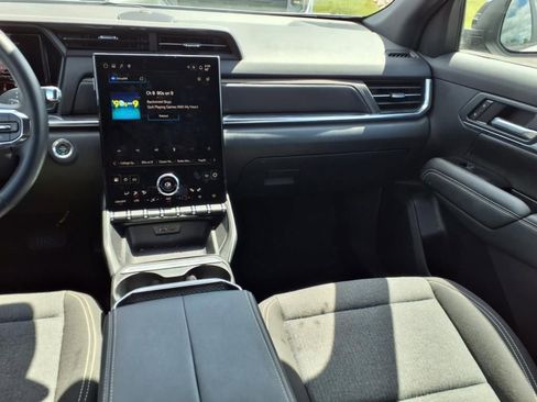 Used 2025 GMC Terrain Elevation image 10