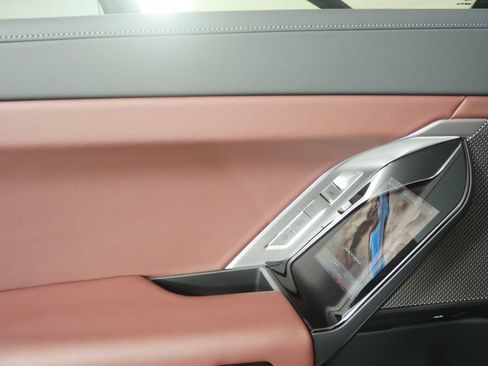 Certified 2023 BMW 740i RWD image 14