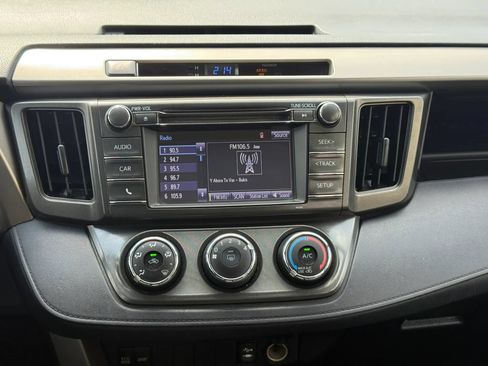 Used 2014 Toyota RAV4 LE FWD image 11