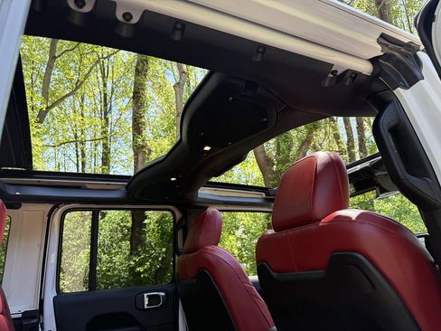 Used 2024 Jeep Wrangler Unlimited Rubicon 392 AWD/4WD image 31