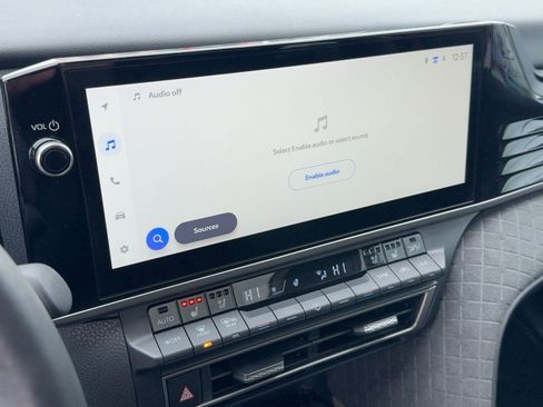 Used 2025 Toyota Camry XLE w/ Premium Package image 22