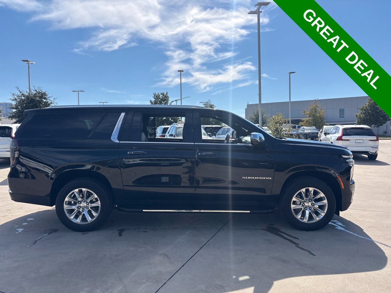 Used 2025 Chevrolet Suburban Premier AWD/4WD image 4