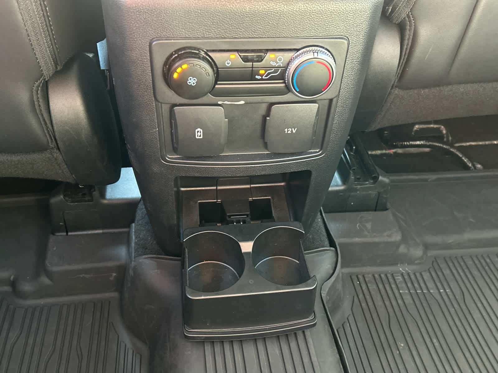 Used 2023 Ford Explorer XLT w/ Equipment Group 202A AWD/4WD image 13
