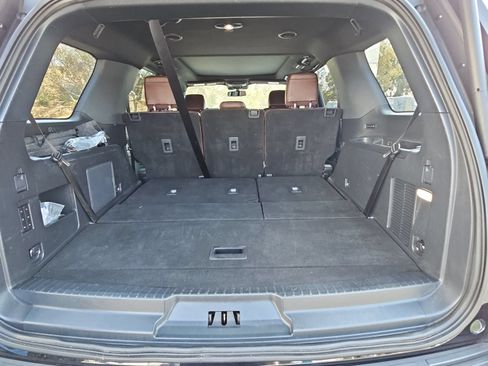 Used 2022 Ford Expedition Limited AWD/4WD image 12