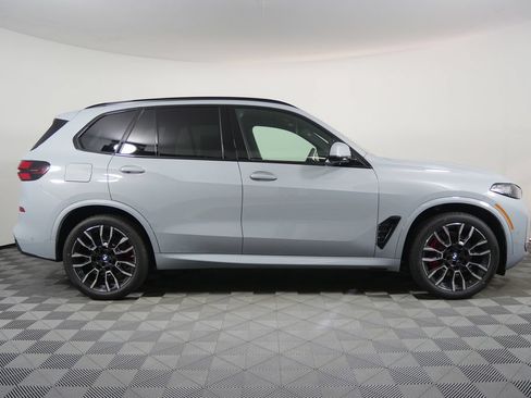 New 2026 BMW X5 xDrive40i w/ M Sport Package AWD/4WD image 2