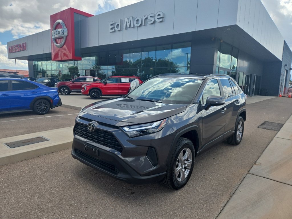 Used 2025 Toyota RAV4 XLE AWD/4WD image 1