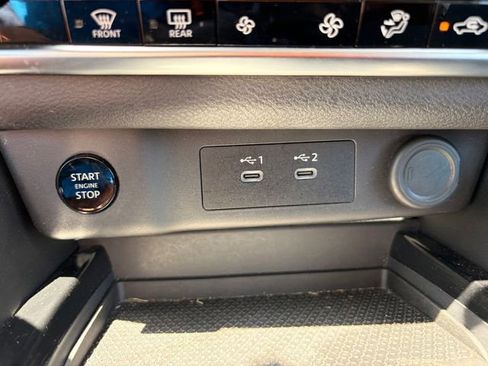 Used 2025 Nissan Rogue SV FWD image 23