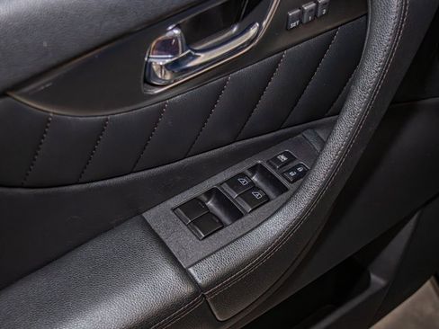 Used 2011 INFINITI FX35 Base w/ Premium Pkg image 14