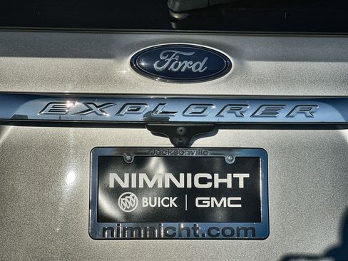 Used 2019 Ford Explorer Limited w/ Ford Safe & Smart Package image 31