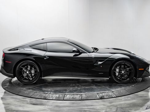 Used 2017 Ferrari F12 Berlinetta RWD image 25