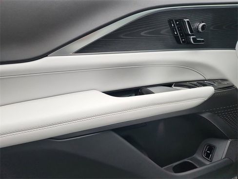 Used 2025 Cadillac Lyriq Sport image 23